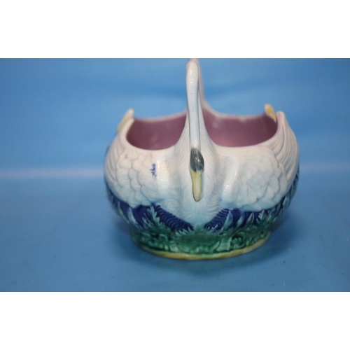88 - A MAJOLICA TWIN HANDLED SWAN BOWL, NO MARKS