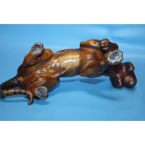 89 - A METAL FIGURE OF A TIGER