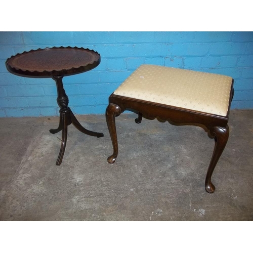 639 - A QUEEN ANNE LEGGED DRESSING STOOL AND AN OVAL LEATHER INLAID PEDESTAL WINE TABLE