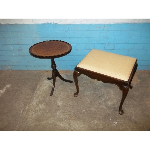 639 - A QUEEN ANNE LEGGED DRESSING STOOL AND AN OVAL LEATHER INLAID PEDESTAL WINE TABLE