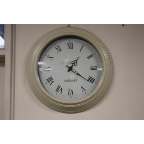 82A - A MODERN WALLCLOCK