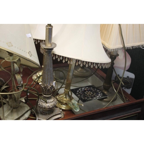 110 - A QUANTITY OF TABLE LAMPS AND SHADES, A/F