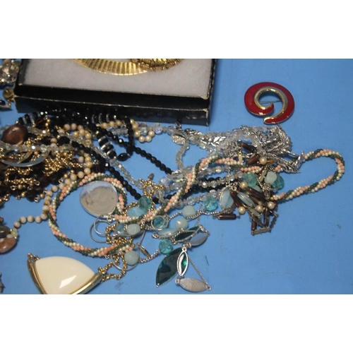 93 - A QUANTITY OF COSTUME JEWELLERY