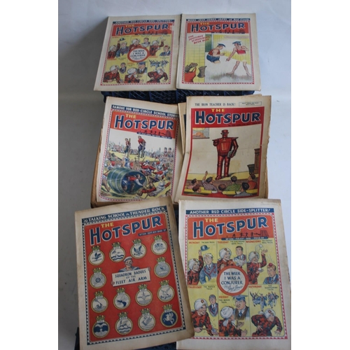 105 - A QUANTITY OF 1940S, 1950S AND 1960S COMICS to include various issues with a few duplicates  'The Ro... 