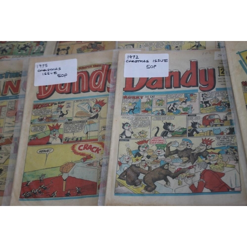 113 - THE BEANO, DANDY, KNOCKOUT AND TOPPER COMICS to include 'The Beano' #330 1948, #700 1955, #711 1956,... 