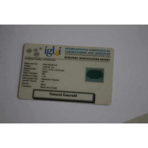 27 - AN IGL & I (INTERNATIONAL GEMOLOGICAL LABORATORIES AND INSTITUTE) CERTIFICATED NATURAL BERYL EMERALD... 