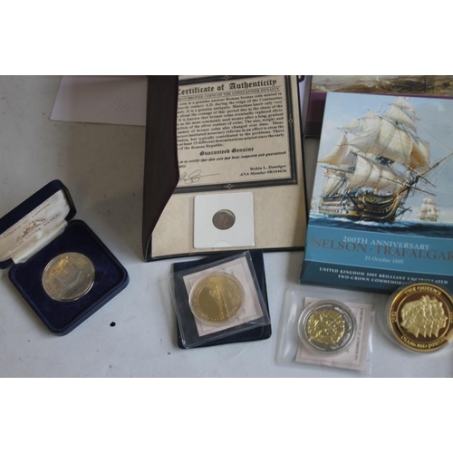 43 - A COLLECTION OF MODERN PROOF AND COMMEMORATIVE COINS AND MEDALS, to include a 1984 proof set, a silv... 