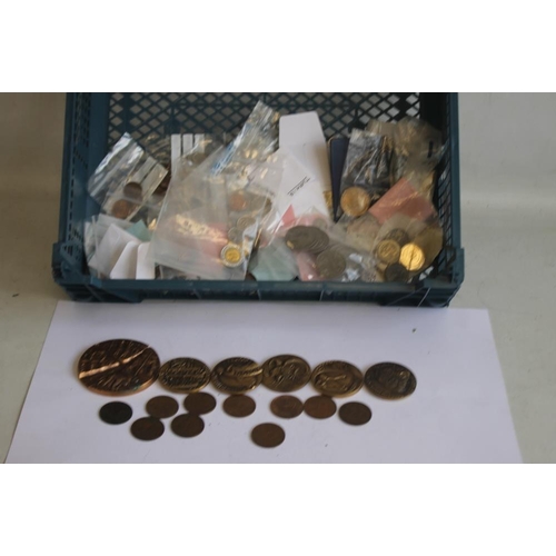 58 - A COLLECTION OF BRITISH AND WORLD COINS AND A GROUP OF FAO BRONZE MEDALLIONS, to include two New Gui... 