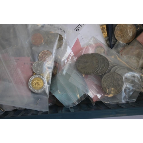 58 - A COLLECTION OF BRITISH AND WORLD COINS AND A GROUP OF FAO BRONZE MEDALLIONS, to include two New Gui... 