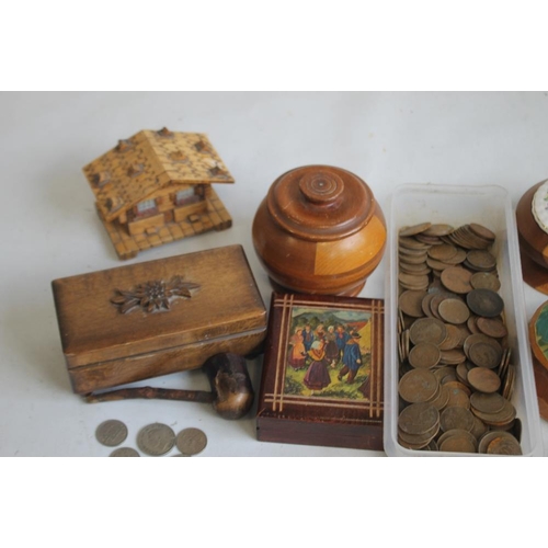 68 - A BOX OF COINS TO INCLUDE THREE GOLD PLATED GIBRALTA CROWNS, a Silver Jubilee crown, seven half crow... 