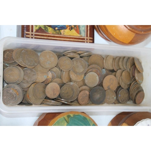 68 - A BOX OF COINS TO INCLUDE THREE GOLD PLATED GIBRALTA CROWNS, a Silver Jubilee crown, seven half crow... 