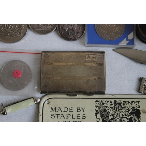 77 - A PAIR OF WWI MEDALS, NAMED TO 