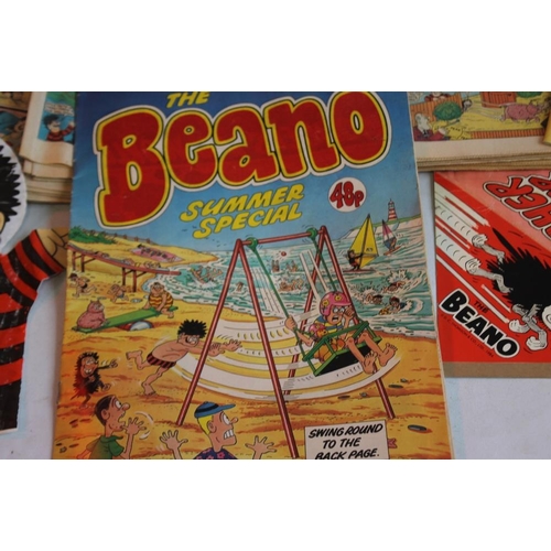 92 - BEANO COMICS WITH TWO FREE GIFTS, approx. 100 1980s Beano comics with two Summer Specials and a 'Gna... 