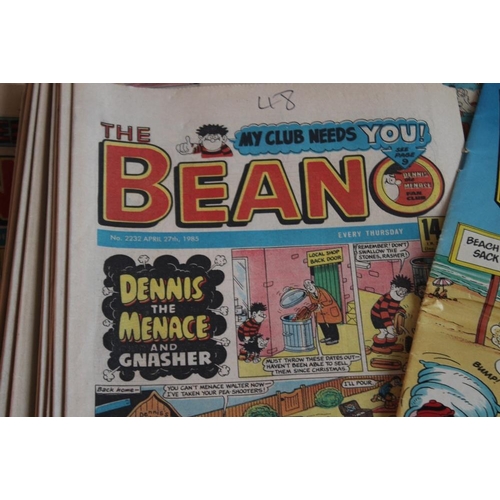 92 - BEANO COMICS WITH TWO FREE GIFTS, approx. 100 1980s Beano comics with two Summer Specials and a 'Gna... 