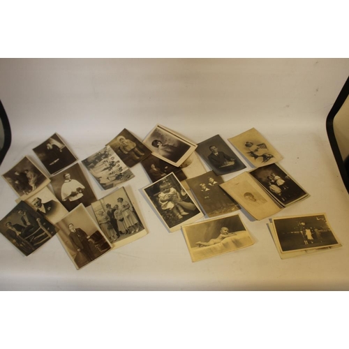 277 - A SMALL BOX OF MAINLY 19TH AND 20TH CENTURY PHOTOGRAPHS to include portraits, buildings, groups etc.... 