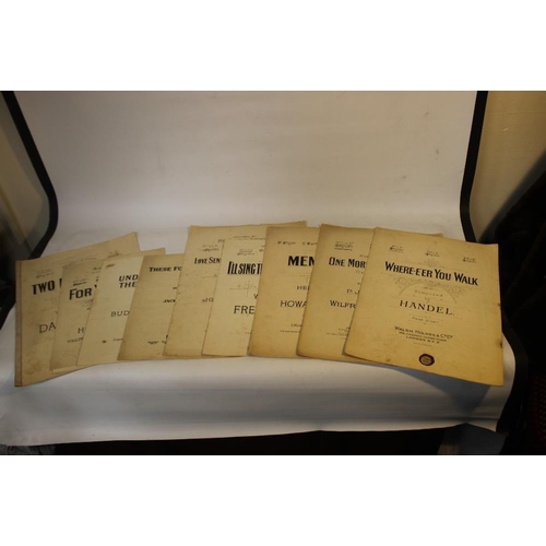 285 - A BOX OF MISCELLANEOUS SHEET MUSIC to include both classical and popular music, Frank Sinatra, Pat B... 