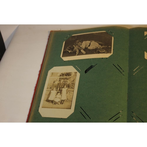 222 - AN EDWARDIAN POSTCARD ALBUM AND CONTENTS, MOSTLY PORTRAITS OF FAMOUS SINGERS, MUSIC HALL STARS ETC, ... 