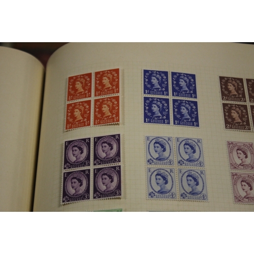 264 - STAMPS - GREAT BRITAIN 1,000 IN 9 ALBUMS FROM KG5, including P.V.C £1 (Fu) KG6 complete with blocks,... 