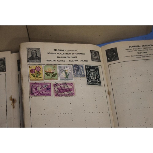 112 - A QUANTITY OF ASSORTED STAMPS LOOSE AND IN ALBUMS