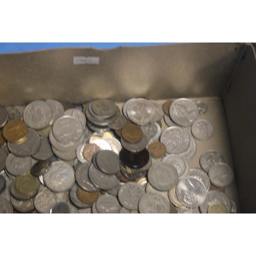 155 - A QUANTITY OF BRITISH AND FOREIGN COINS