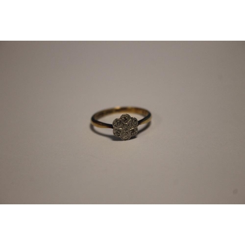 155A - A VINTAGE 18 CT GOLD DIAMOND SET LADIES DRESS RING