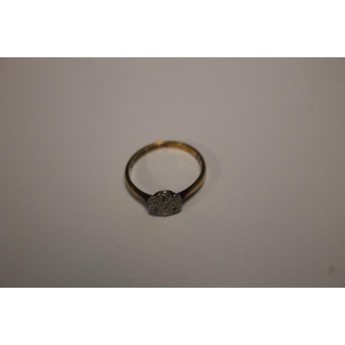 155A - A VINTAGE 18 CT GOLD DIAMOND SET LADIES DRESS RING