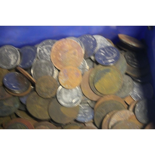 162 - A TUB OF ASSORTED COINS