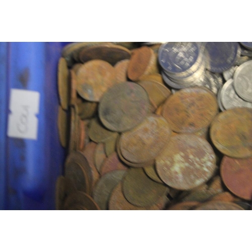 162 - A TUB OF ASSORTED COINS