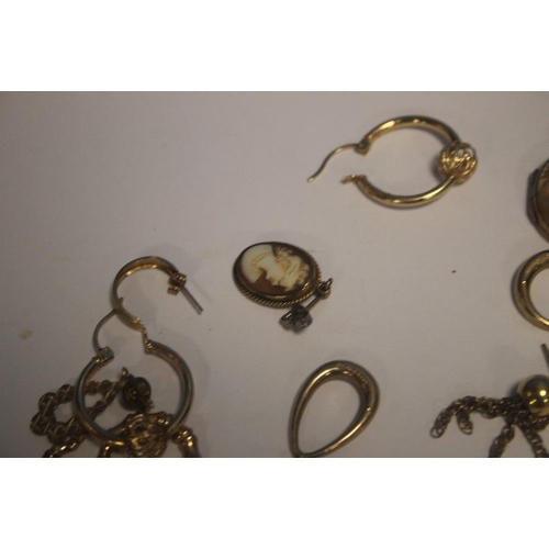 167 - A QUANTITY OF 9CT GOLD AND YELLOW METAL EARINGS ETC (APPROX WEIGHT 15.6 GRAMS)