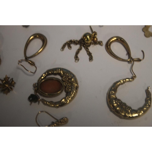 167 - A QUANTITY OF 9CT GOLD AND YELLOW METAL EARINGS ETC (APPROX WEIGHT 15.6 GRAMS)