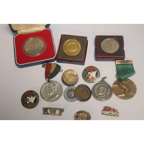 172 - A COLLECTION OF ASSORTED BADGES AND MEDALLIONS