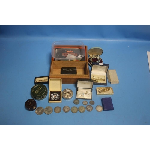 179 - A BOX OF ASSORTED COSTUME JEWELLERY TO INCLUDE NECKLACES, BRACELETS, ETC AND A COLLECTION OF COINS