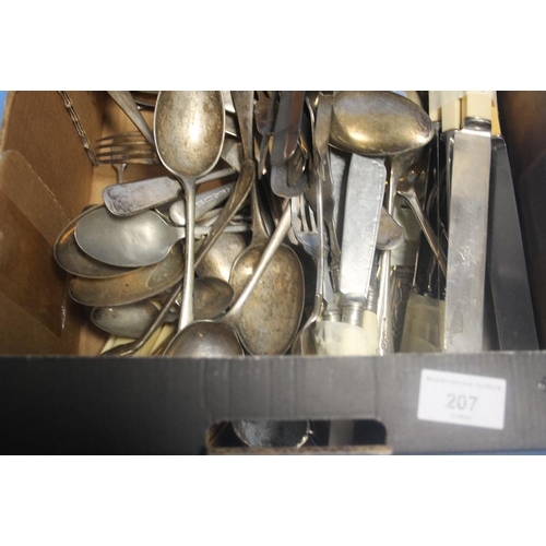 207 - A BOX OF ASSORTED FLATWARE TO INCLUDE BONE HANDLED KNIVES