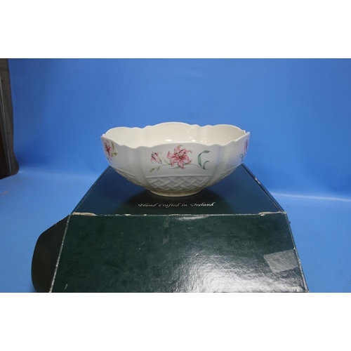 215 - A BOXED BELLEEK FINE PARIAN CHINA BOWL WITH GREEN MARK TO BASE