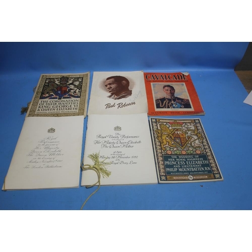 216 - A TRAY OF EPHEMERA TO INCLUDE PRINCESS ELIZABETH AND PHILLIP MOUNT BATTEN WEDDING PROGRAMME, SOUVENI... 