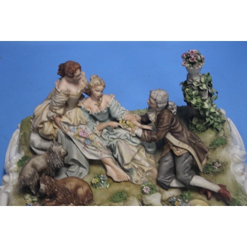 290 - A CAPO DI-MONTE FIGURE GROUP