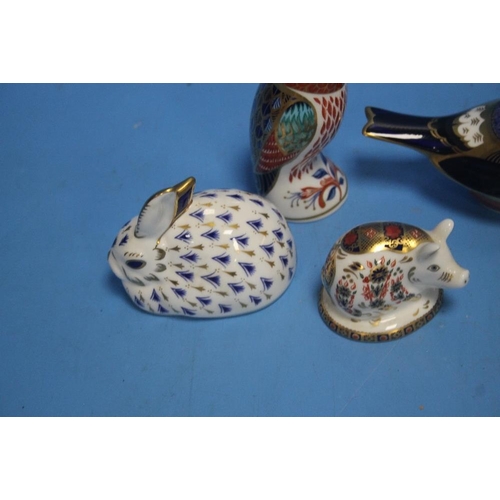 298 - A COLLECTION OF FOUR ROYAL CROWN DERBY ANIMALS TO INCLUDE KINGFISHER, RABBIT ETC