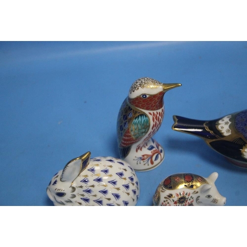 298 - A COLLECTION OF FOUR ROYAL CROWN DERBY ANIMALS TO INCLUDE KINGFISHER, RABBIT ETC