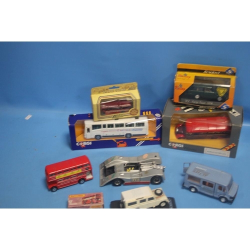 334 - A COLLECTION OF BOXED AND UNBOXED VEHICLES TO INCLUDE CORGI, SOLIDO, MATCHBOX, ETC