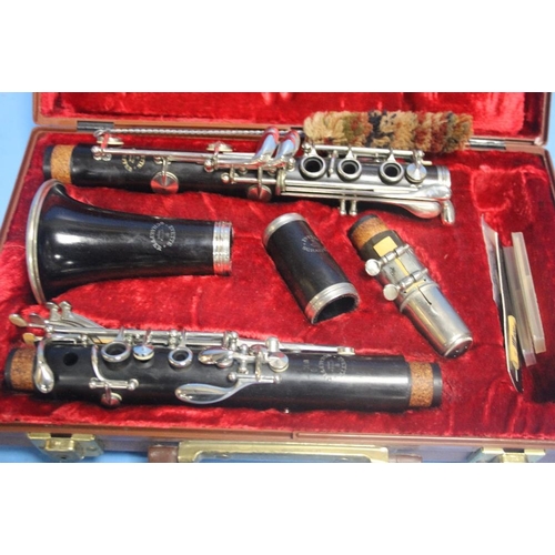 336 - AN EVETTE SCHAEFFER BUFFET CRAMPON CASED CLARINET SERIAL NUMBER K42816