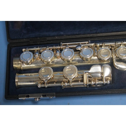 406 - A COOPER FLUTE