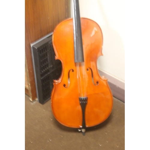 426 - A CELLO NO BOW A/F