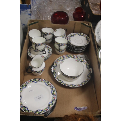 495 - A TRAY OF ROYAL DOULTON TEA AND DINNERWARE (TRAYS NOT INCLUDED)