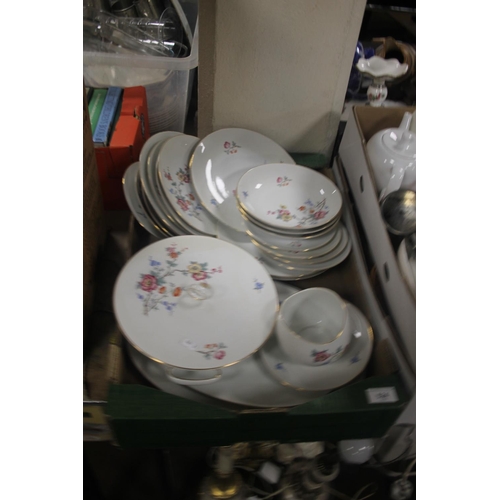 524 - A TRAY OF GERMAN THAMAS TEA AND DINNERWARE (TRAYS NOT INCLUDED)