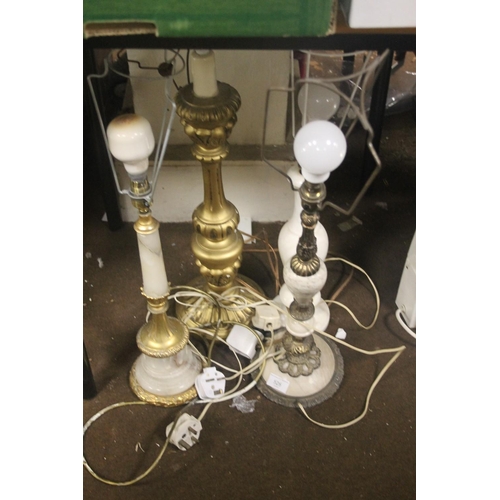 526 - FOUR VINTAGE TABLE LAMPS TO INCLUDE A ONYX EXAMPLE