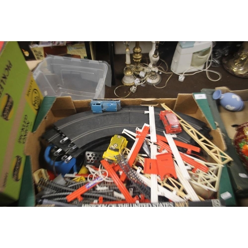 547 - A TRAY OF VINTAGE TOYS TO INCLUDE A PART SCALEXTRIC SET (TRAYS NOT INCLUDED)