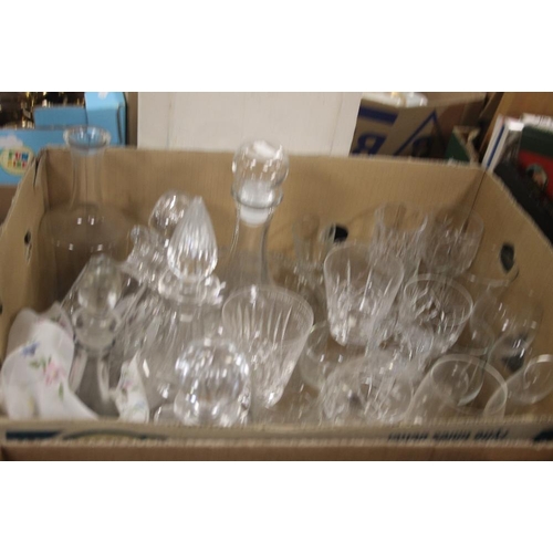 572 - TWO TRAYS OF CHINA AND GLASSWARE TO INCLUDE A WOODS INDIAN TREE JUG (TRAYS NOT INCLUDED)