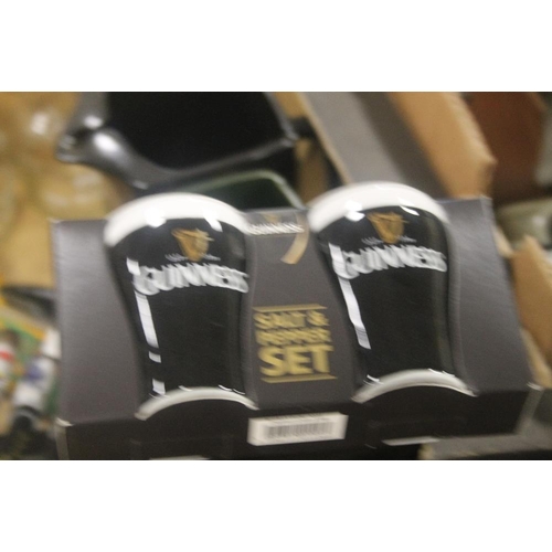 627 - A TRAY OF GUINNESS COLLECTABLE'S TO INCLUDE PENS, SALT AND PEPPER SET ETC (TRAYS NOT INCLUDED)