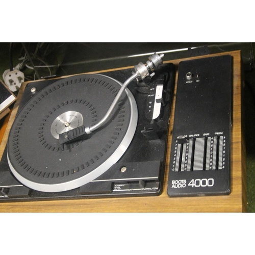 633 - A GRUNDIG VINTAGE RADIO, A TURNTABLE AND A PAIR OF SPEAKERS