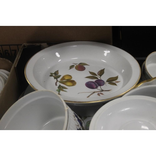 648 - A TRAY OF ROYAL WORCESTER EVESHAM TEA AND DINNERWARE (TRAYS NOT INCLUDED)